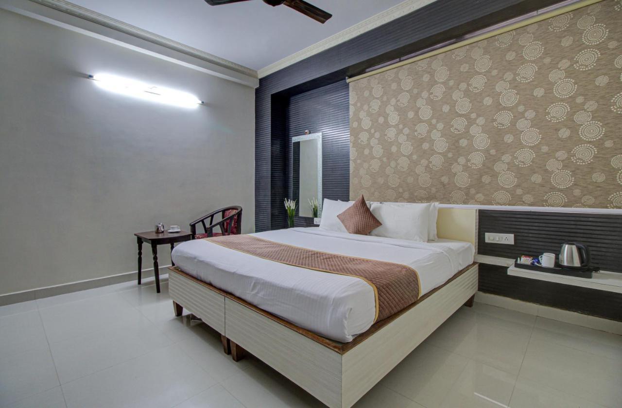 Hotel Royal Classio, Bangalore Exterior photo